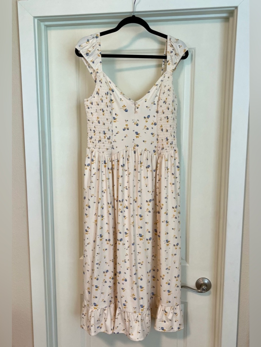 Urban Outfitters Smocked Floral Midi Dress Cream Blue Cottagecore Ruffle Hem Siz